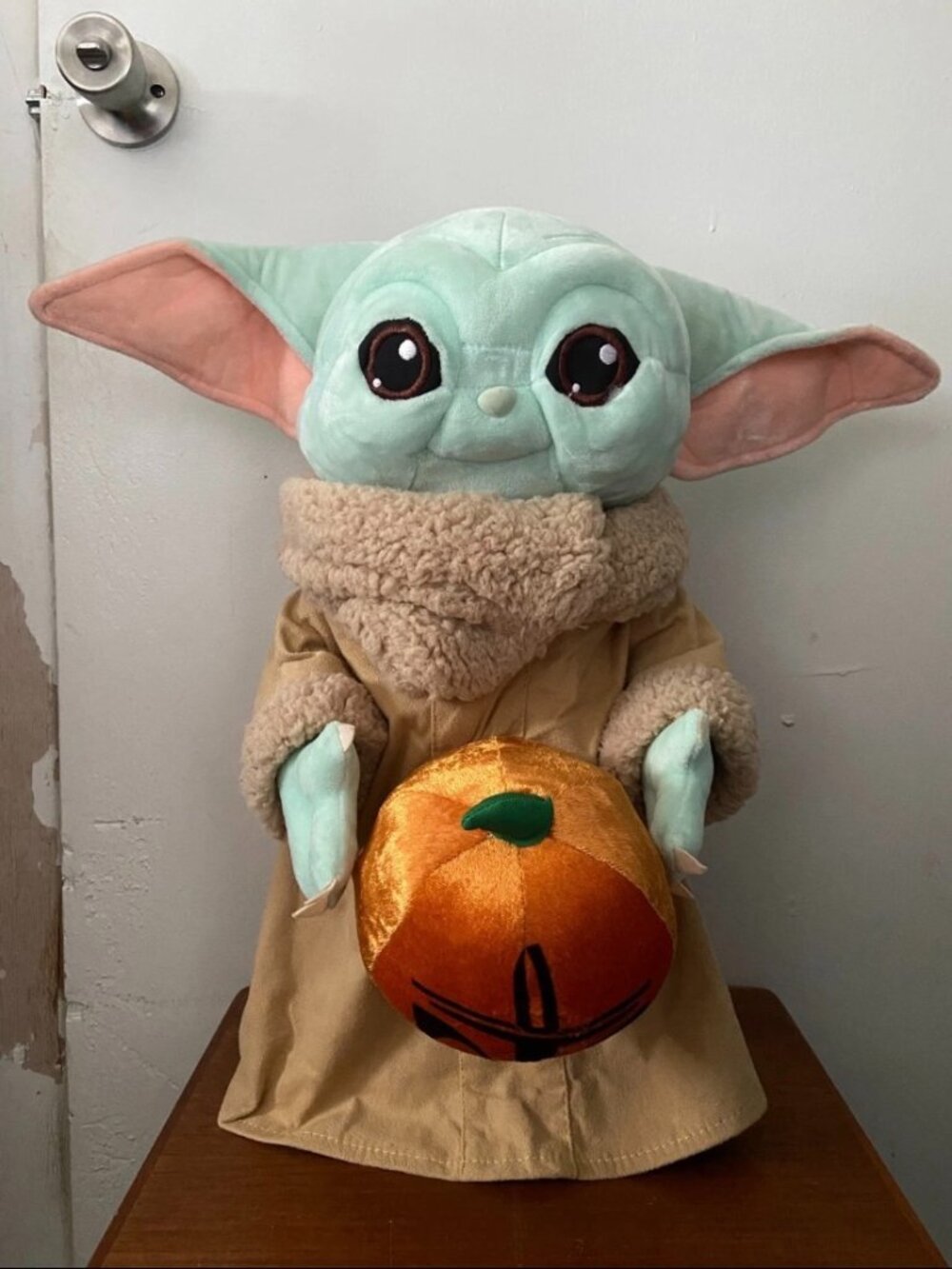 Gemny Star Wars GROGU Mandalorian Pumpkin Halloween Standing Greeter Large 19"